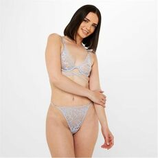 Missguided Scallop Lace Detail Thong
