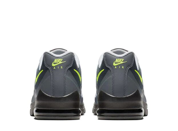 Nike Air Max Invigor Trainers Mens_3